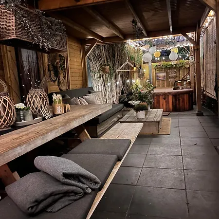 Gastenverblijf Met Een Grote Veranda En Jacuzzi Apartment Leidschendam