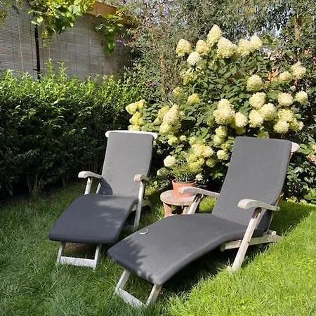 Gastenverblijf Met Een Grote Veranda En Jacuzzi Apartment