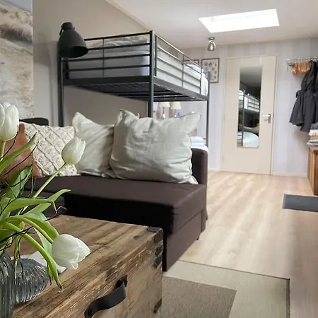 Gastenverblijf Met Een Grote Veranda En Jacuzzi * Leidschendam