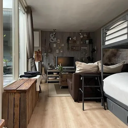 Gastenverblijf Met Een Grote Veranda En Jacuzzi Apartment *